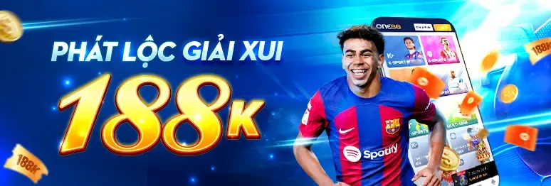 Đội game thủ Esports đang thi đấu, có logo win1 casino